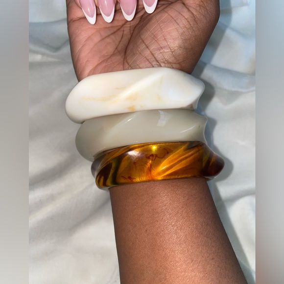 B. Collective Amber Twist Irregular Bangle Bracelet (Boutique) | SAMPLE SALE - Picture 5 of 7